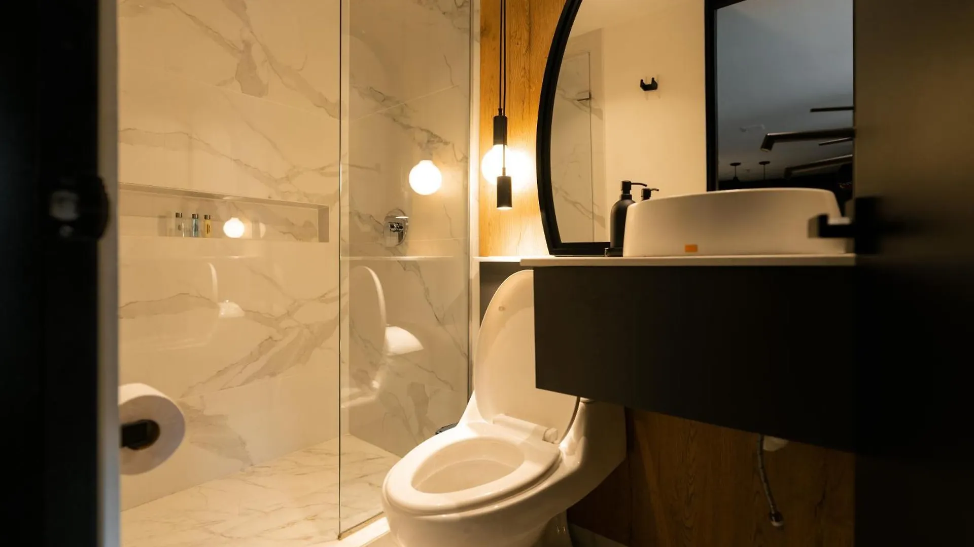 Indie Universe Creative Hotel Medellin 4*,