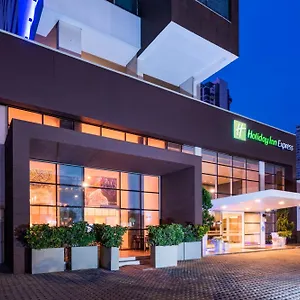 https://holiday-inn-express-bocagrande.cartagena-hotels.org