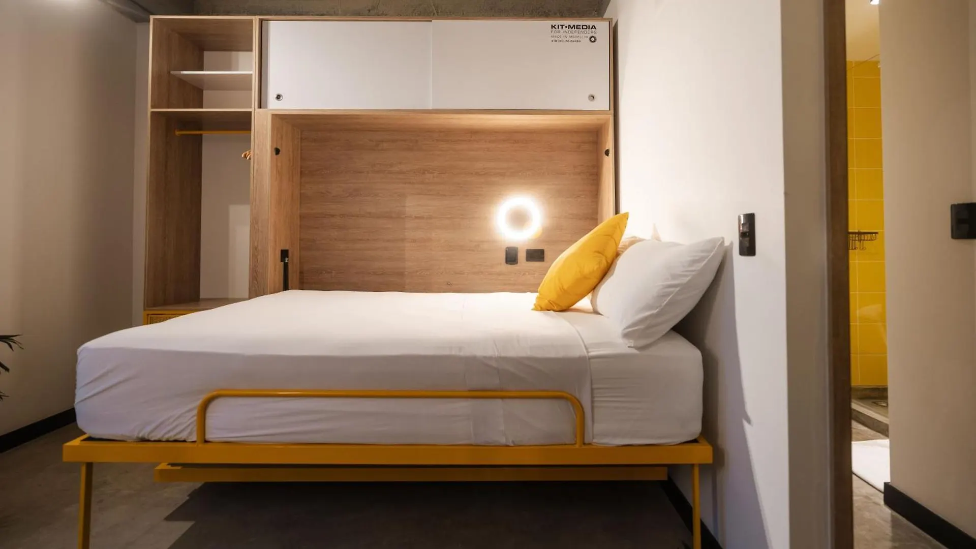 Indie Universe Creative Hotel Medellin 4*,