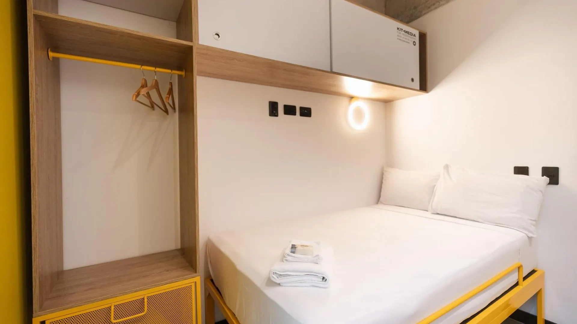 Indie Universe Creative Hotel Medellin 4*,