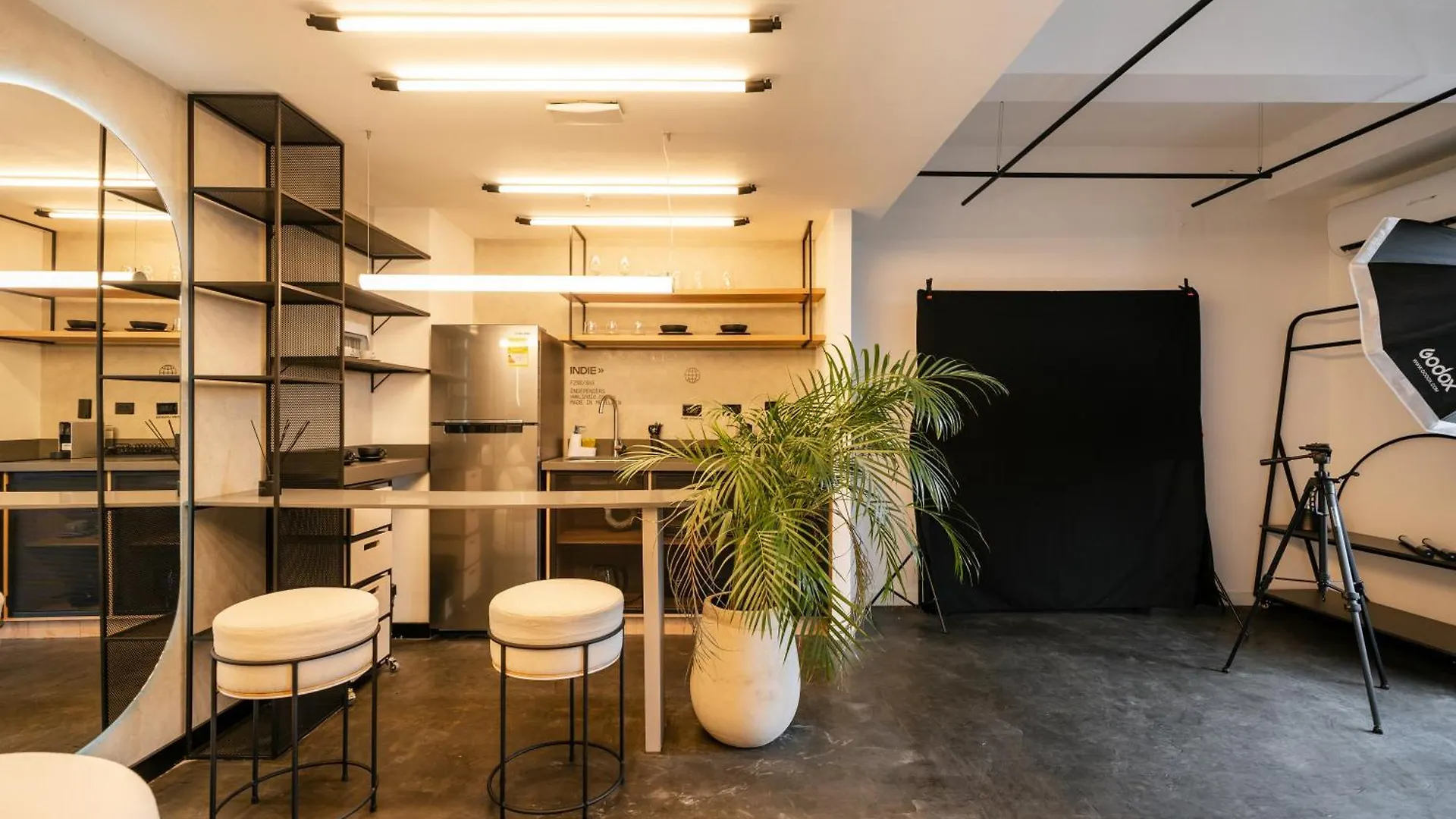 Indie Universe Creative Hotel Medellin 4*,